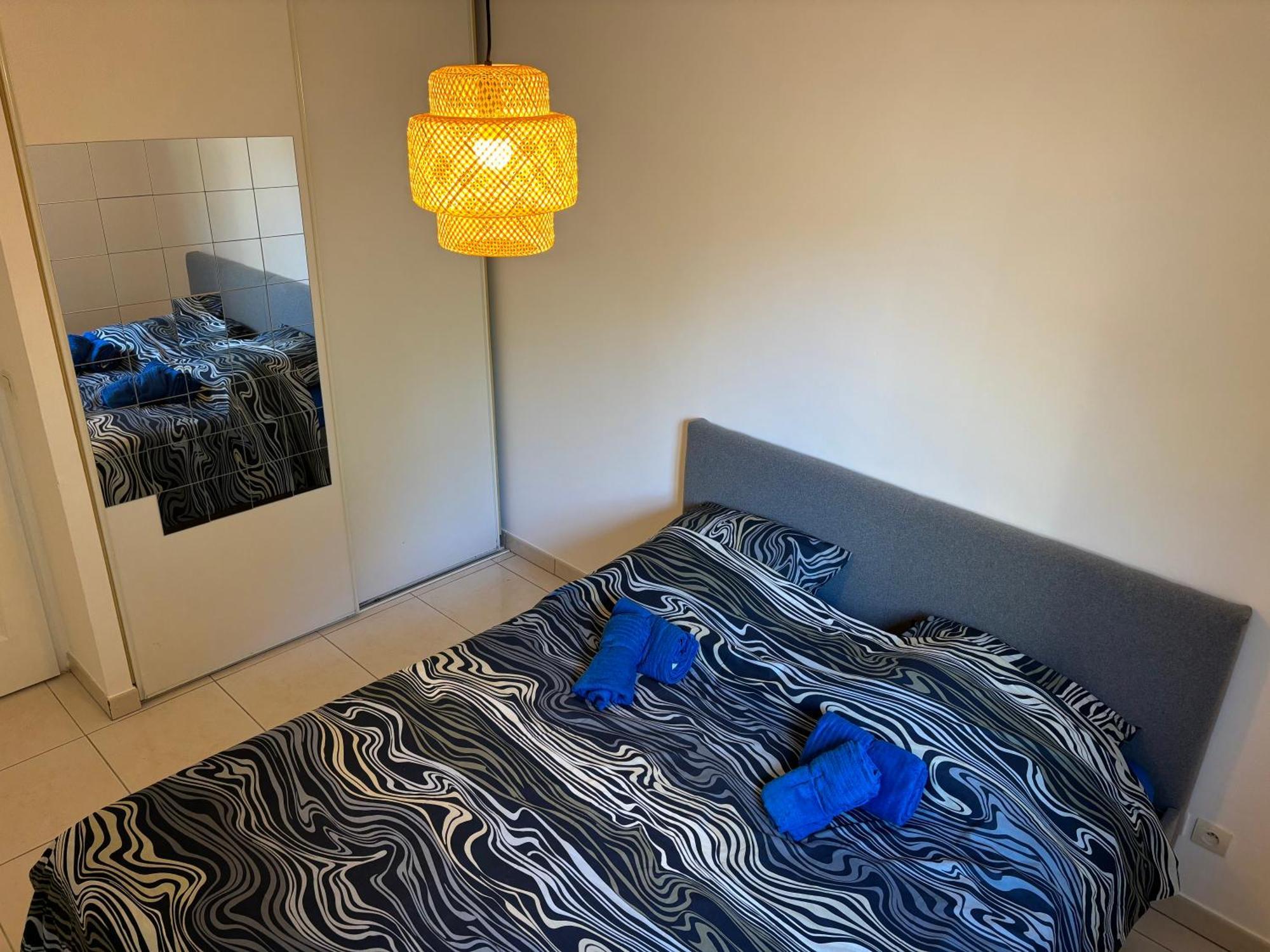 Beachside Apartment With Pool & Garden In Juan Les Pins Antibes Buitenkant foto