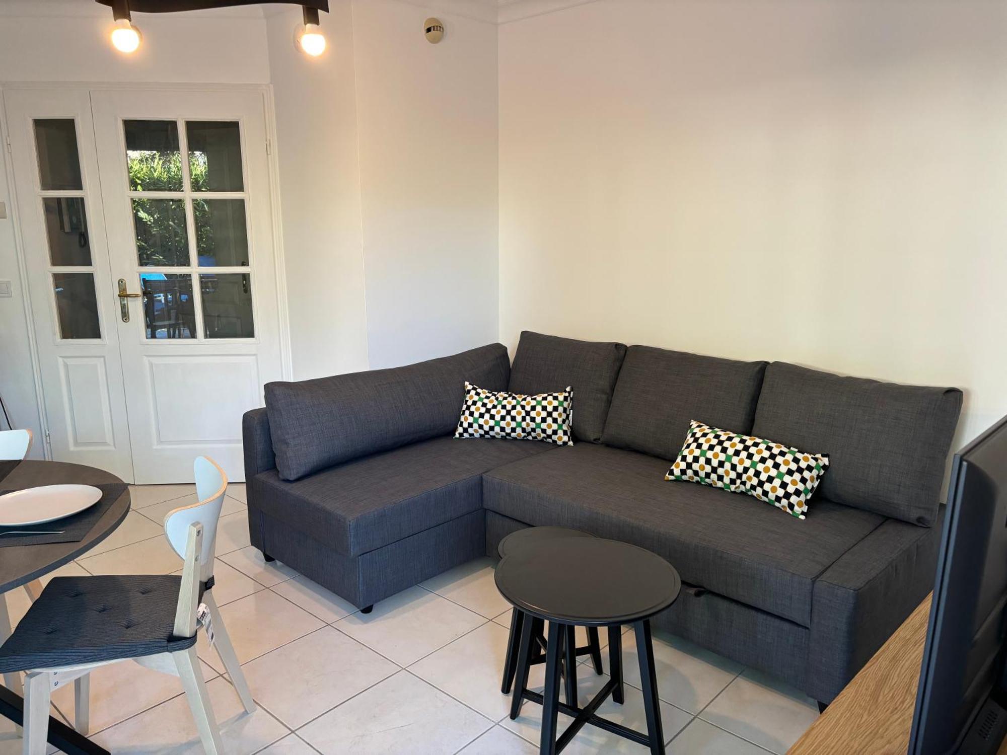 Beachside Apartment With Pool & Garden In Juan Les Pins Antibes Buitenkant foto