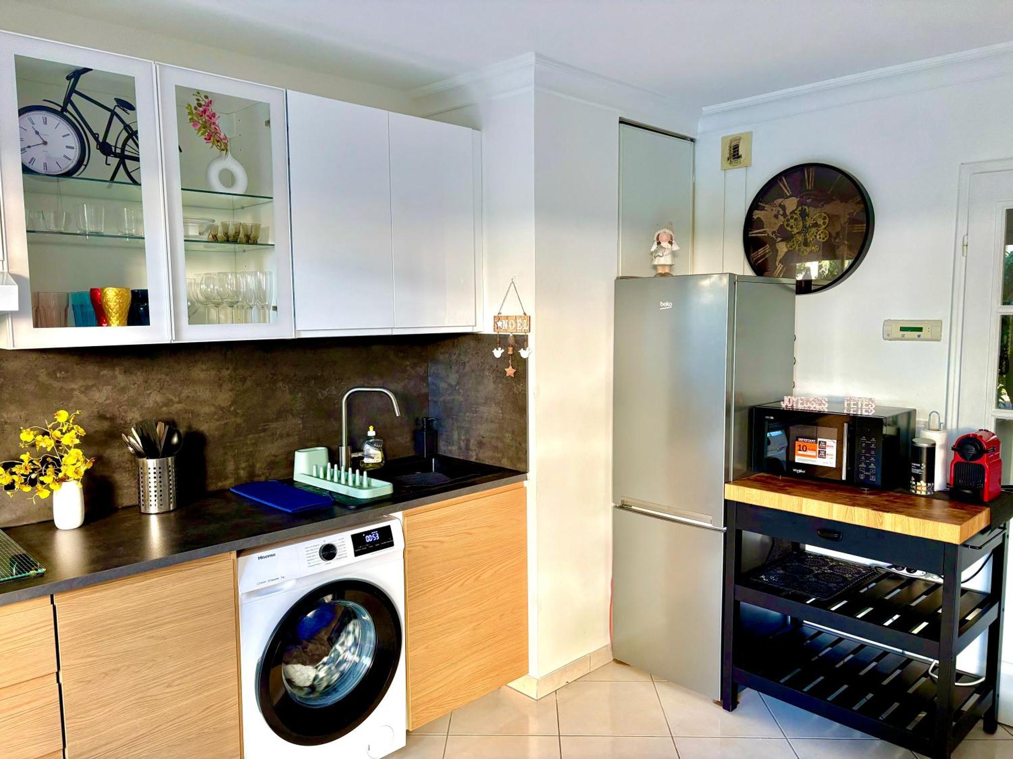 Beachside Apartment With Pool & Garden In Juan Les Pins Antibes Buitenkant foto
